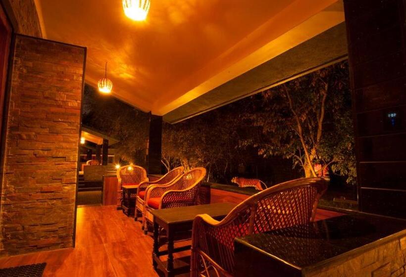 Номер Superior Кровать Кинг, Mc Resort Wildlife Resort Bandipur