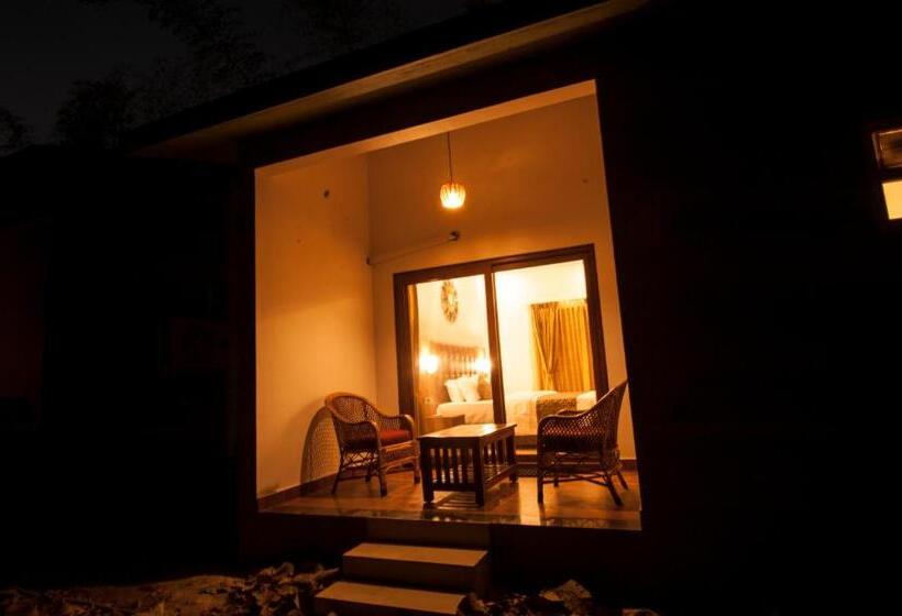 Номер Superior Кровать Кинг, Mc Resort Wildlife Resort Bandipur