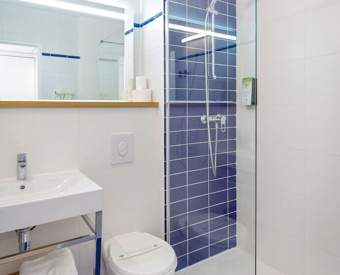 Номер Стандарт, Kyriad Marseille Est   Aubagne Gémenos
