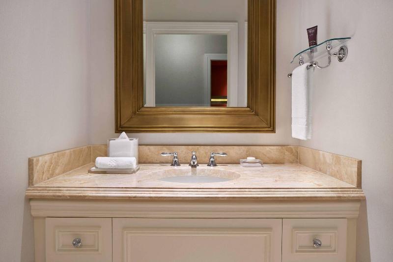 سوئیت با تخت بزرگ, The Ritzcarlton, Washington, Dc