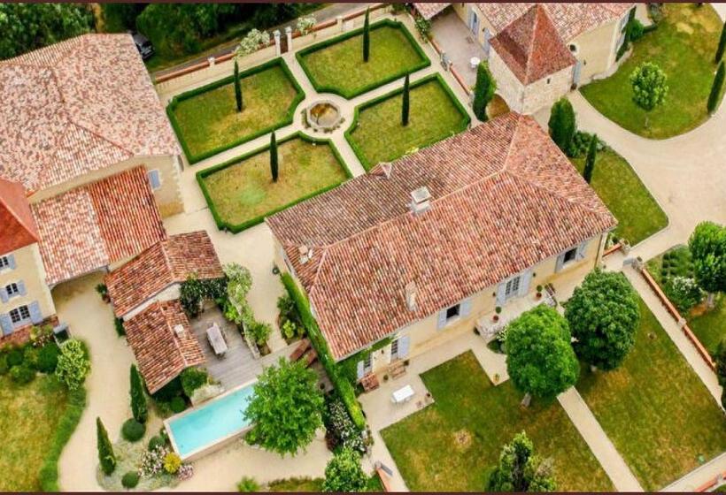 Номер Стандарт, Propriété Le Monneton