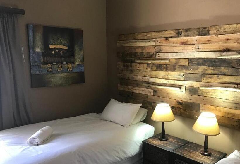 Четырехместный Номер Стандарт, Simoni Guest House