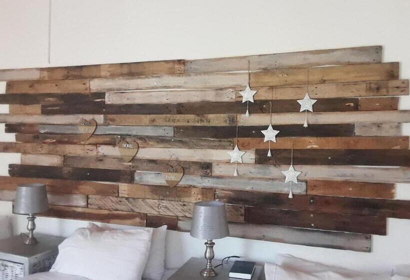 Номер Стандарт Трехместный, Simoni Guest House
