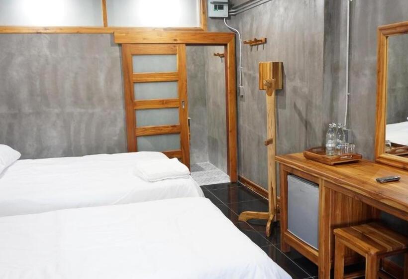 Трехместный Номер Deluxe, Thongphaphum River