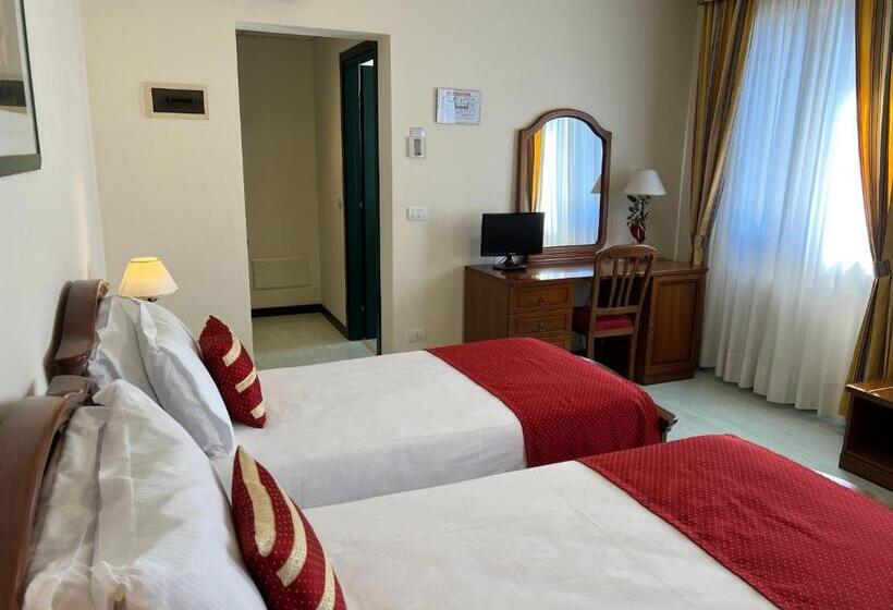 Номер Стандарт, Albergo Italia