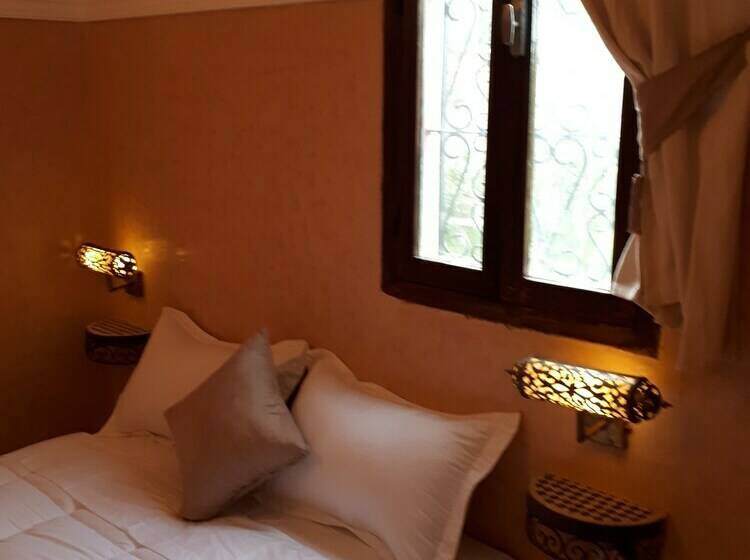 로얄 3인룸, Refuge Aicha