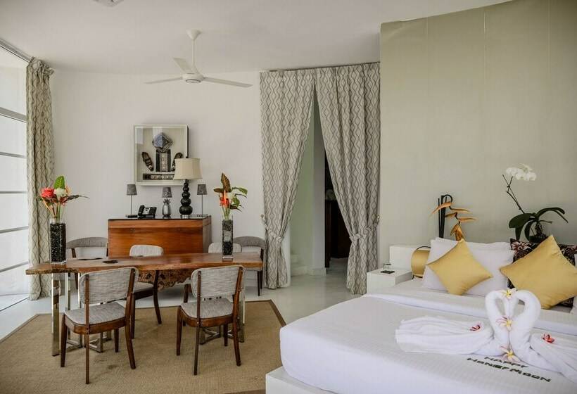 Пентхаус, The Flame Tree Estate &