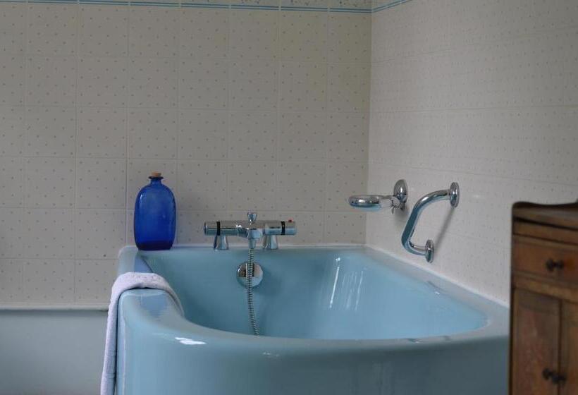 Четырехместный Номер Стандарт, B&b La Tour Blanche