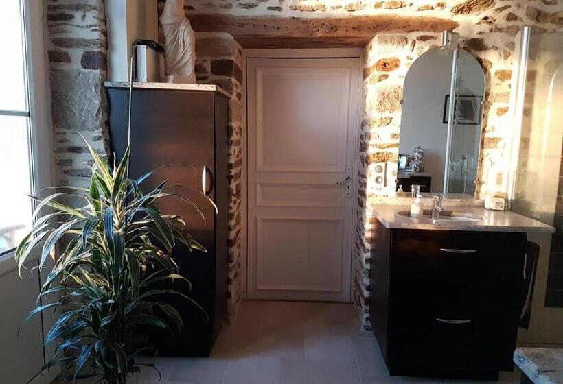 Номер Стандарт, Le Manoir De La Bigotière