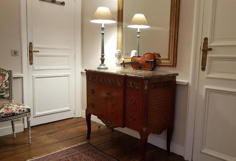 Номер Стандарт, Le Manoir De La Bigotière