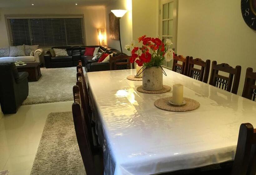 Люкс Deluxe Кровать Кинг, Bed And Breakfast