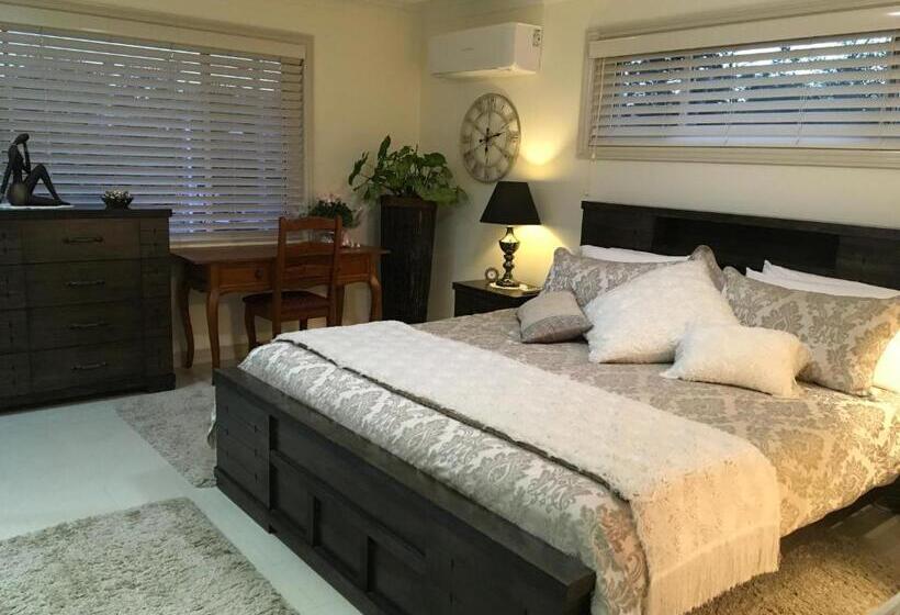 Люкс Deluxe Кровать Кинг, Bed And Breakfast