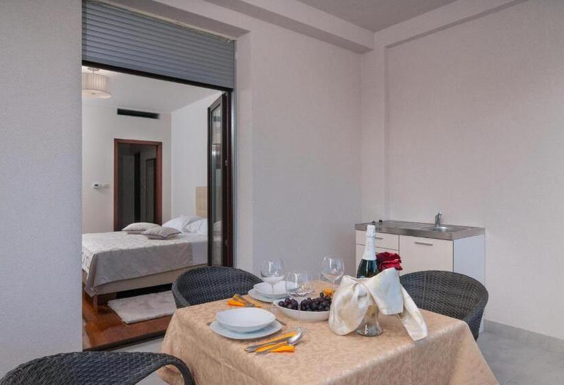 带阳台的豪华间, Luxury Rooms Near The Beach