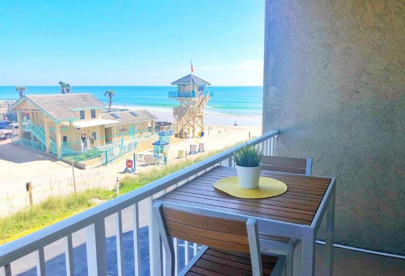 수피리어 스튜디오, Pirates Cove Resort Studios!