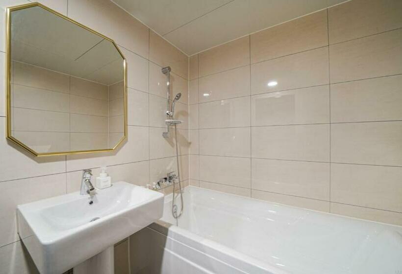 Номер Deluxe, The Stone Bridge Hotel Dongnae