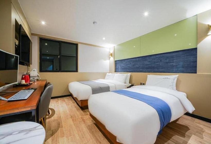 Номер Стандарт, The Stone Bridge Hotel Dongnae