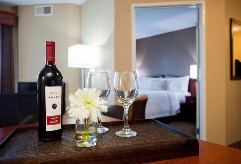 Люкс Кровать Кинг, Grandstay Residential Suites Hotel   Eau Claire