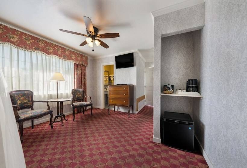 Номер Deluxe, Carmel Inn & Suites