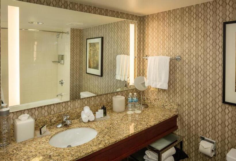 バルコニー付スイート, Eaglewood Resort & Spa