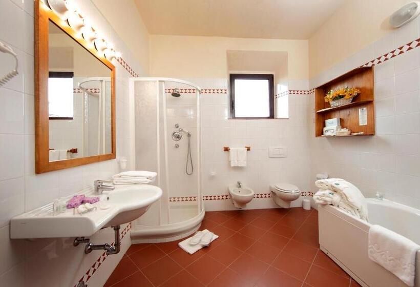 Люкс с Балконом, Relais Vignale & Spa