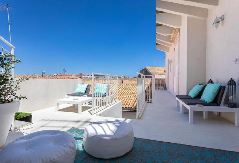 Номер Стандарт с Балконом, Darsena Sunset Suites By Wonderful Italy