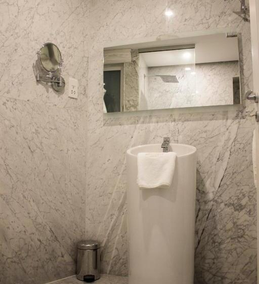 اتاق استاندارد, 50th Guest House