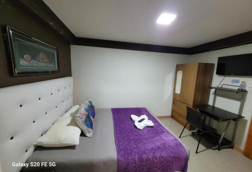 سوئیت کلاسیک, Hostal America