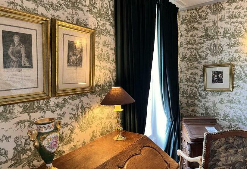 Люкс Вид на Сад, Château De Picheny