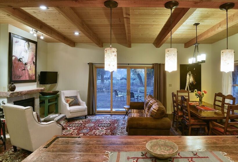 Дом 2 Спальни, Abiquiu Inn
