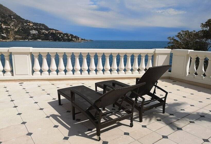 주니어 스위트, Cap Estel