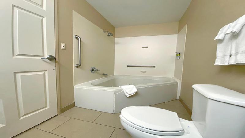 Люкс Кровать Кинг, Holiday Inn Express Bloomington West, An Ihg