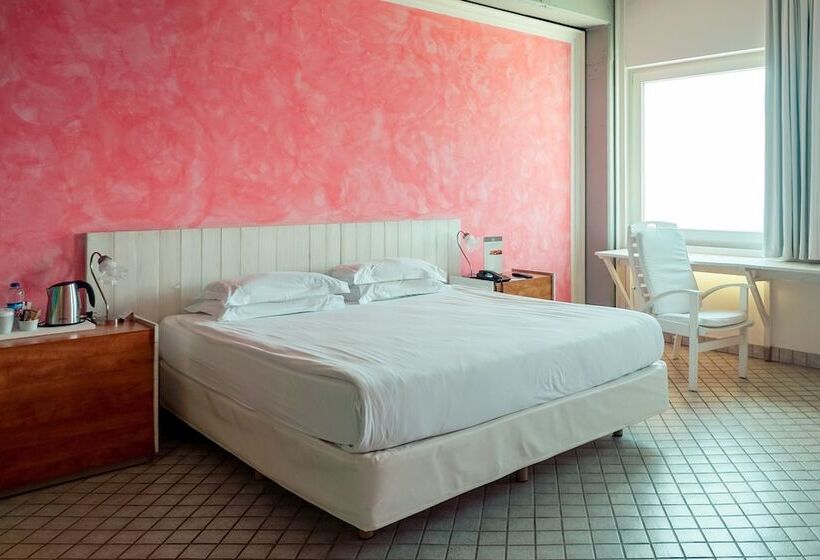 Quarto Familiar, The Marmara Antalya