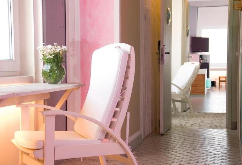 Quarto Familiar, The Marmara Antalya