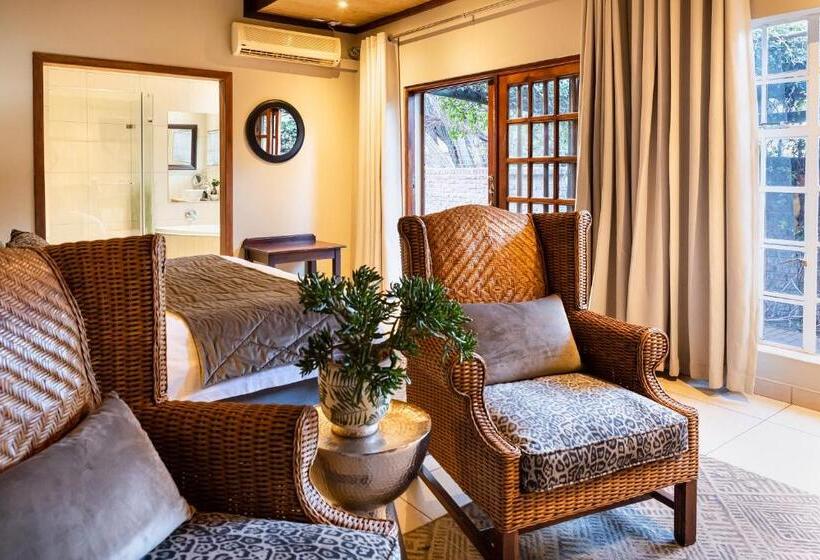 Номер Superior Кровать Кинг, Kathu Gamagara Lodge
