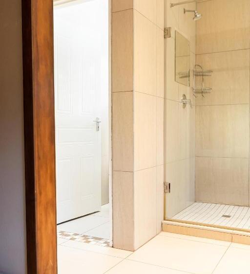 Номер Superior Кровать Кинг, Kathu Gamagara Lodge