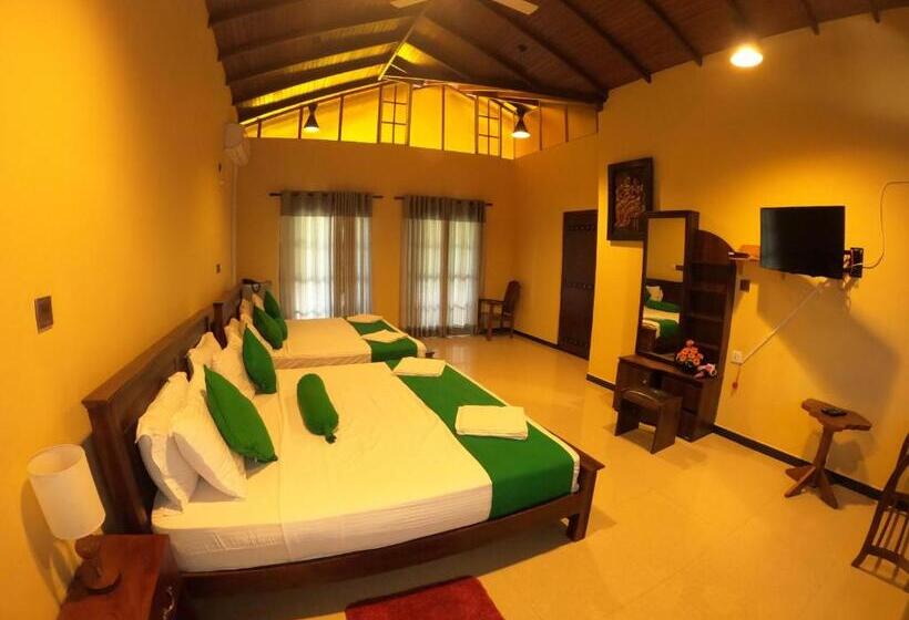 Семейный Номер, Mount Seven Holiday Inn