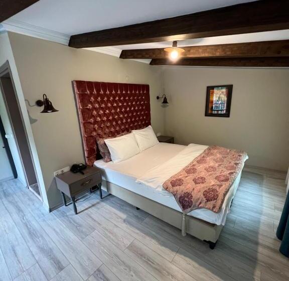 سوییت لوکس, Pordani̇s