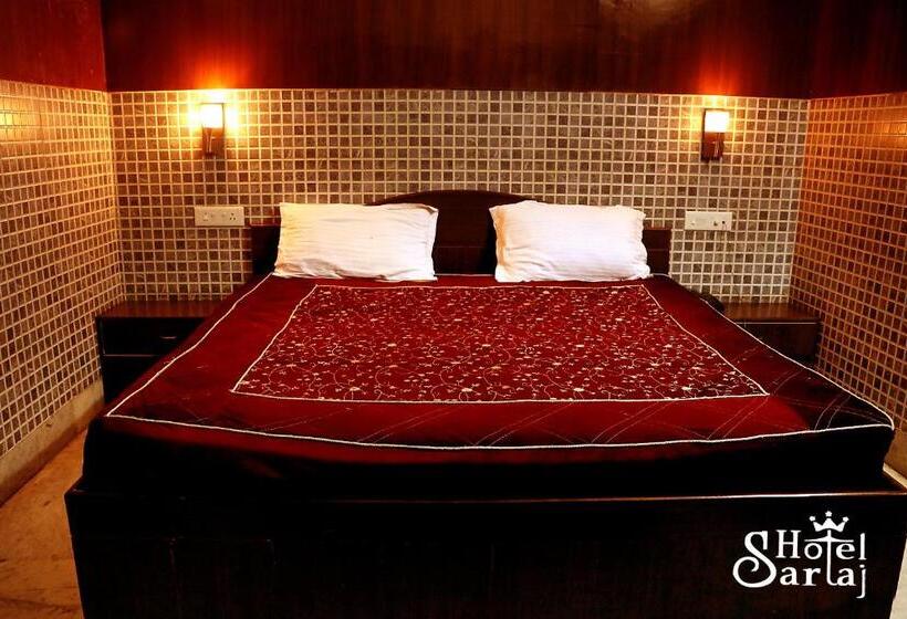 Номер Deluxe, Sartaj