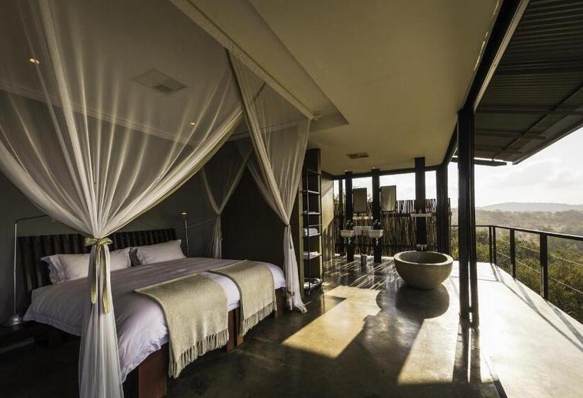 Deluxe room with river view, The Outpost & Pel S Post