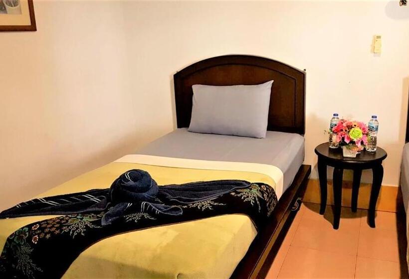 컴포트 트리플 룸, Andaman Beach Resort Koh Jum