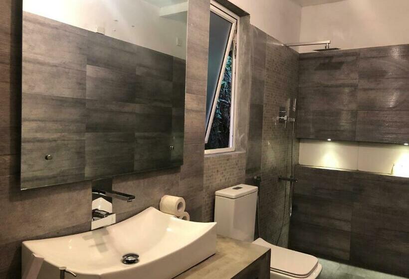 Хижина, River Garden Resort
