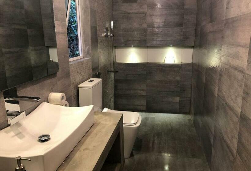 Хижина, River Garden Resort
