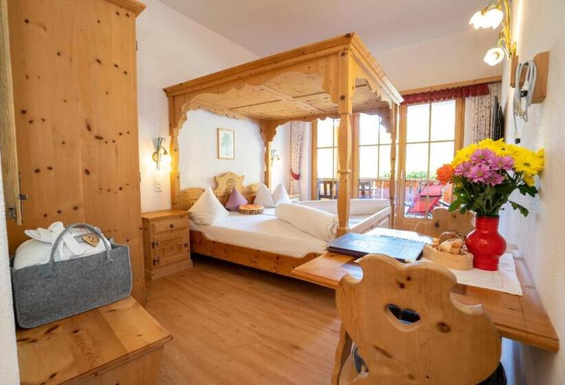 Номер Стандарт, Crusch Alba Sta Maria