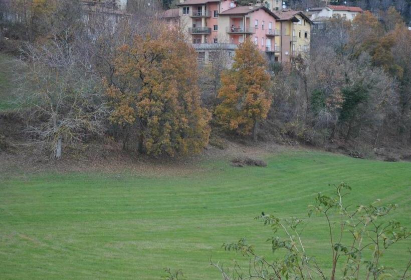 이코노미 룸, Agriturismo Petrarosa