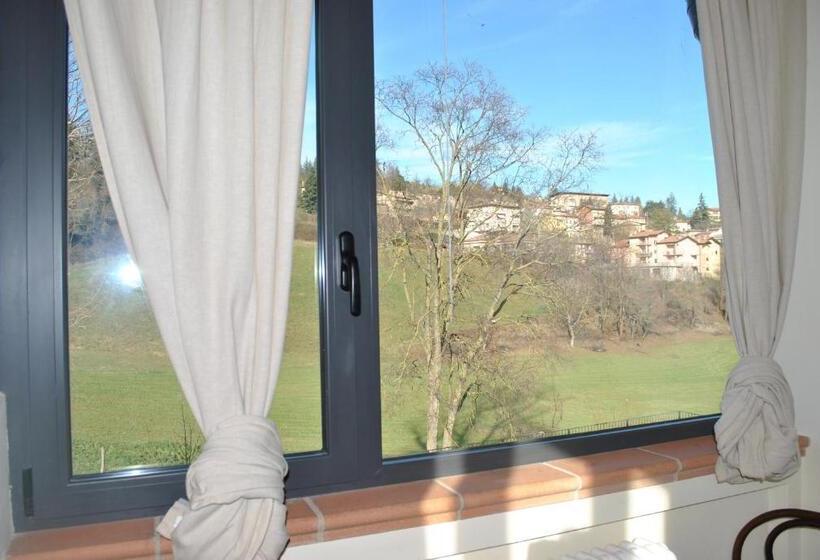 이코노이 4인룸, Agriturismo Petrarosa