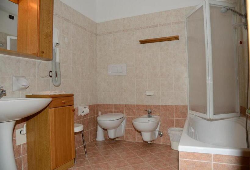 四人标准间, Albergo Ristorante Alle Codole