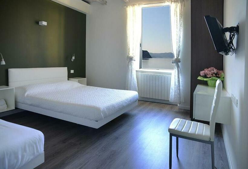 Номер Стандарт Трехместный, Iseo Lake