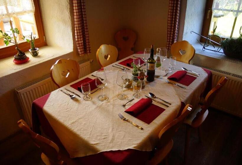 带1个卧室的带阳台的公寓, Agriturismo Ciablun