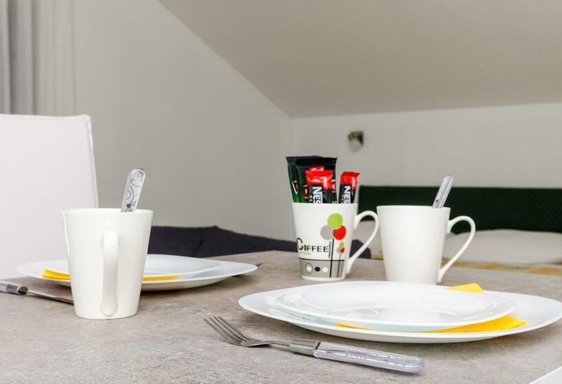 Comfort studio with sea view, Cina Apartments
