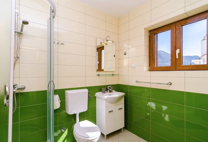 Номер Стандарт Вид на Сад, Cina Apartments